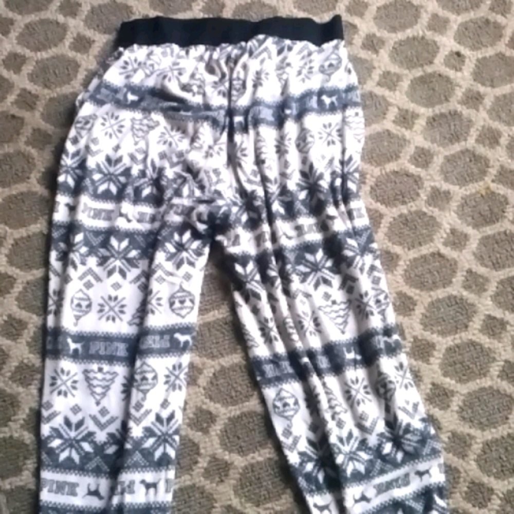 New Lounge pants vs Pink